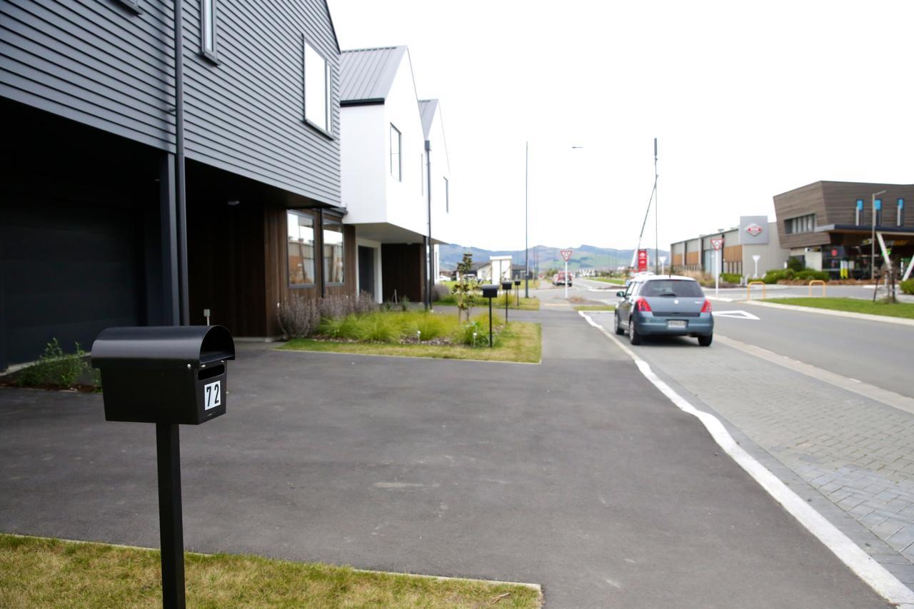 Golden Sun Apartment -Two Bedrooms, Three Bedrooms Christchurch Exterior foto