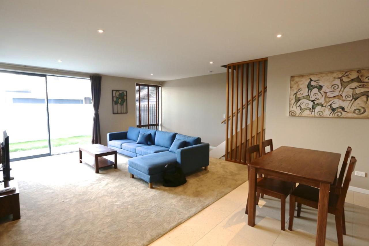 Golden Sun Apartment -Two Bedrooms, Three Bedrooms Christchurch Exterior foto